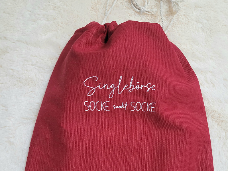 Singlebörse, Socke sucht Socke Spruch - redwork Stickdatei
